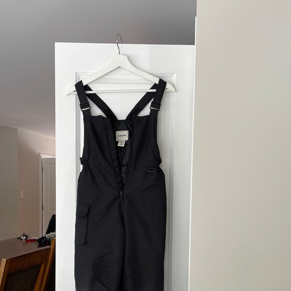 Size 7-8 Cherokee 👍